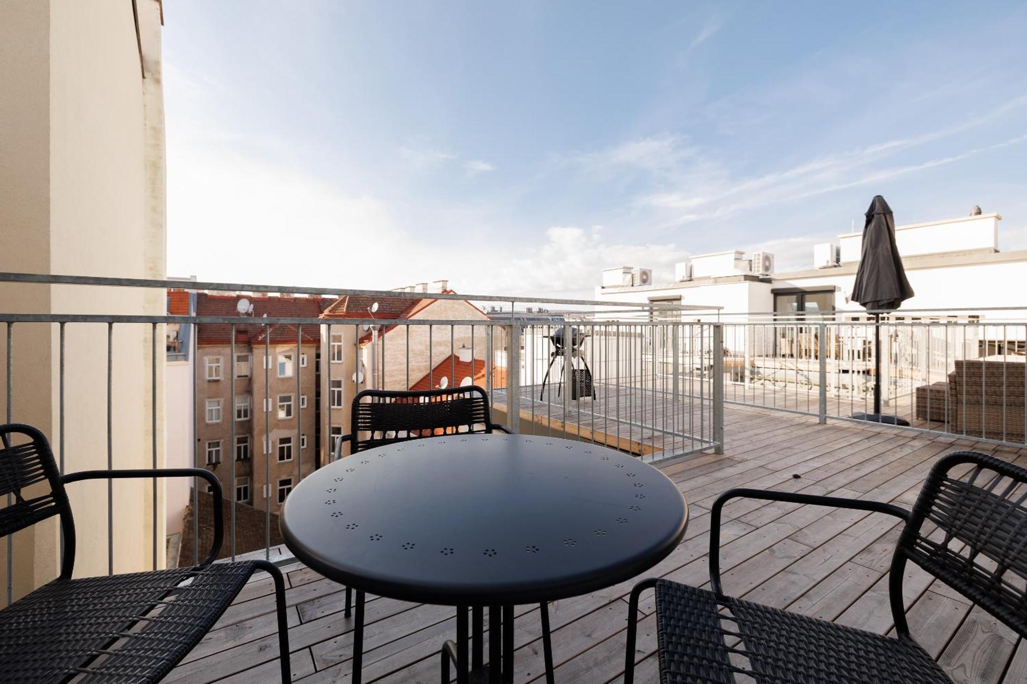 Symphony Apartments 42 - Modern Loft With Terrace And Grill In Central Location Виена Екстериор снимка